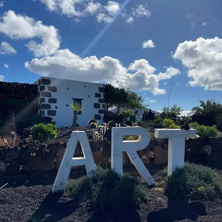 Moises Art House